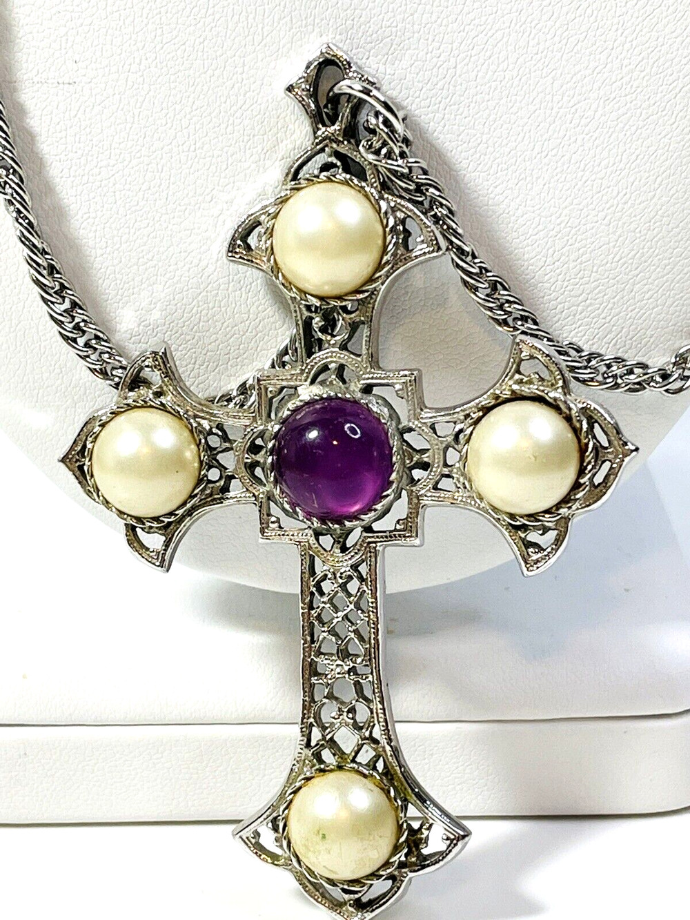 VTG Sarah Coventry Crusader Cross Necklace Faux Pearl Purple Cabochon 1941-75
